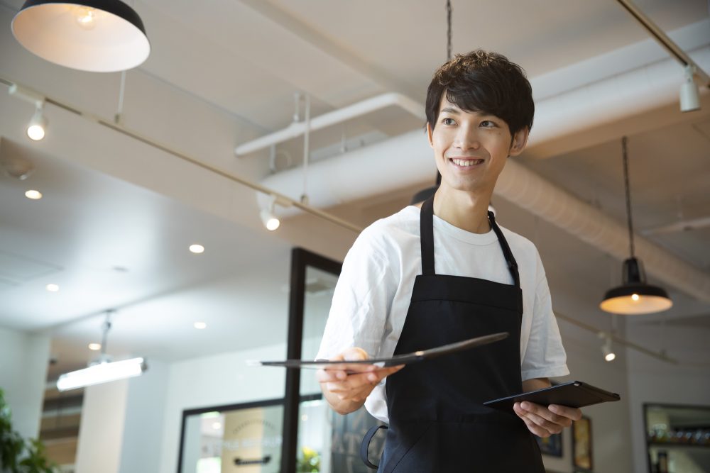 カフェ店員