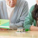 相続税の支払いに悩む夫婦