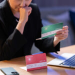 債務・借金の整理・確認をする配偶者
